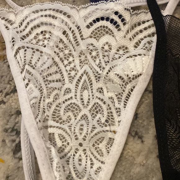 New bundle of 4 lace thong panties size large - Picture 4 of 5